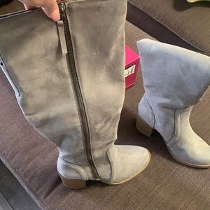 Brand new Grey boots